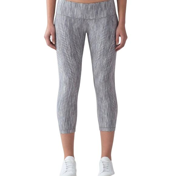 Lululemon Wunder Under Crop III (21") Luon arrow 10 - Picture 1 of 4